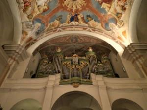 Cerkev Svete trojice s frančiškanskim samostanom 3